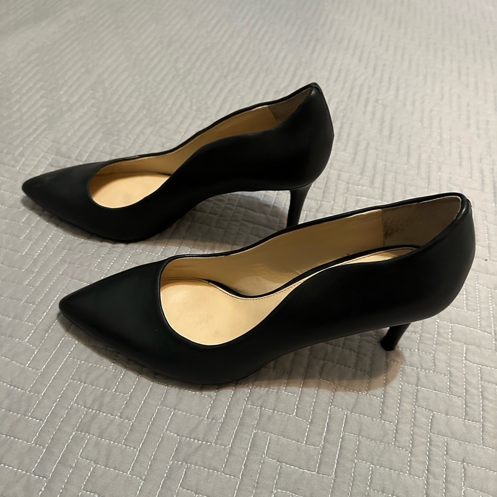 Vince Camuto High Heels Womens 9.5M/39.5 Black Leather Slip On
